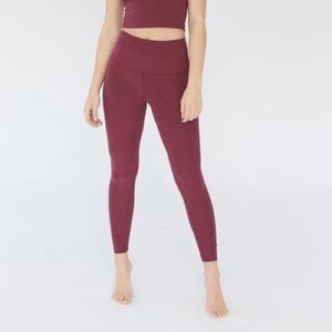 Beyond Yoga Caught in the Midi High Rise Spacedye Legging in Berry Size Small
